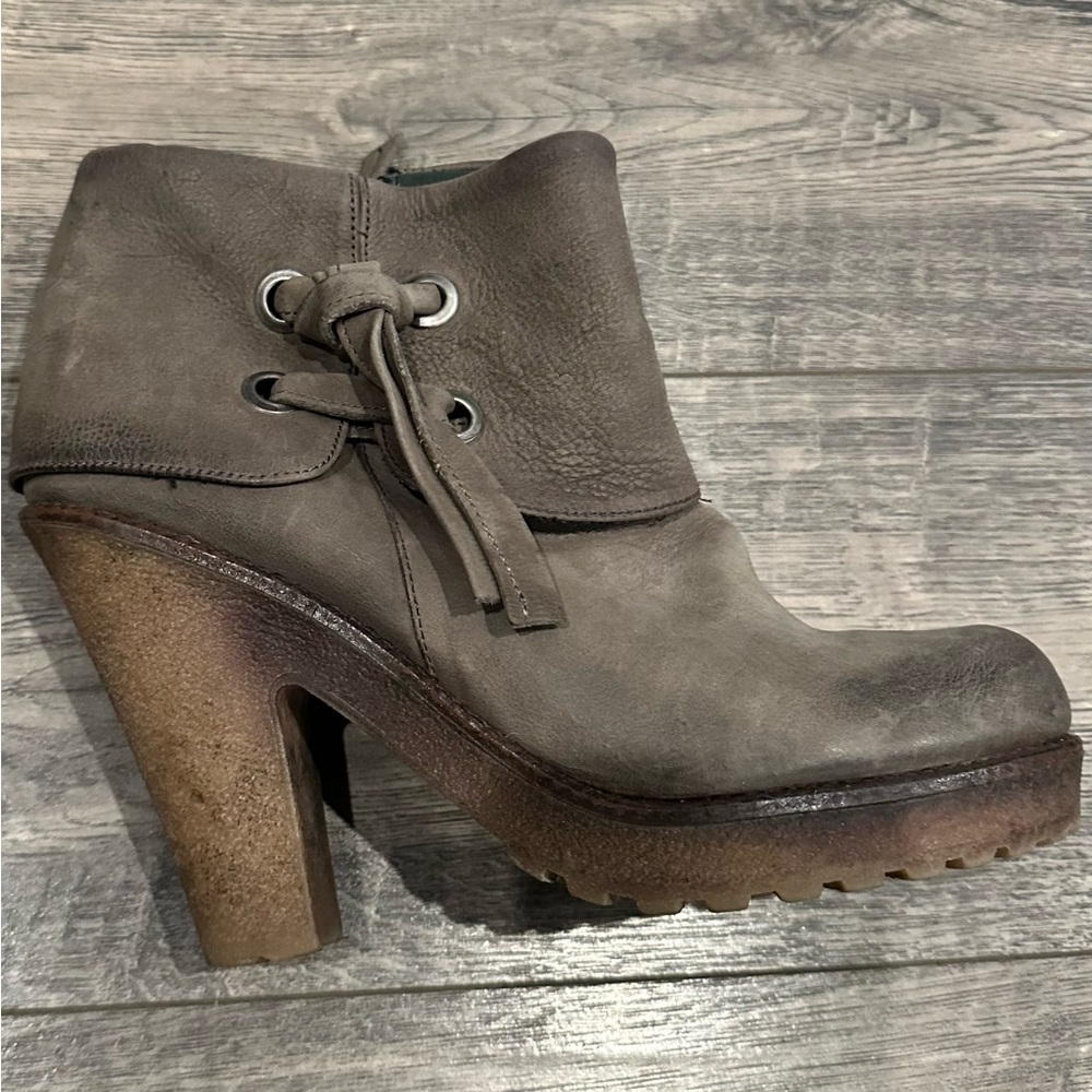 Ankle boots